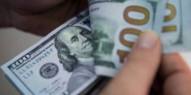 Faiz kararı öncesi dolar zirveye yakın seyrediyor