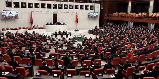 Mecliste emeklilere yeni zam çıkmadı! Bahçeli meclise doğru yola çıktı, AKP ile MHP karşı karşıya geldi