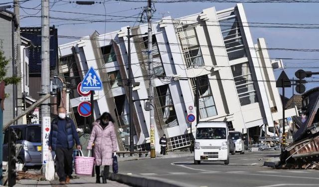 Japonya’daki büyük depremlerde 24 kişi hayatını kaybetti