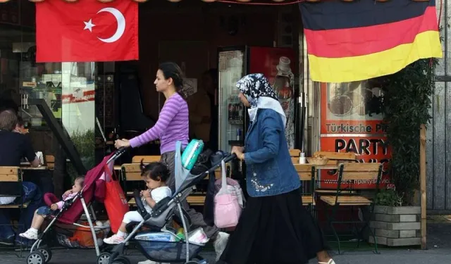 Yüzbinlerce göçmenin merakla beklediği yasa Almanya’da kabul edildi