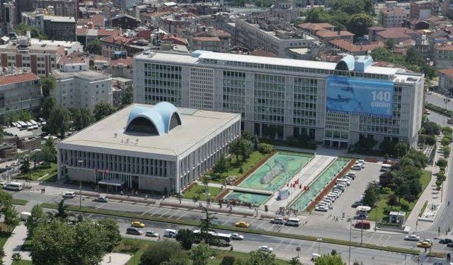 İBB'den "yalanlar ve gerçekler" açıklaması: "Yardımlar yasal, iddialar iftira niteliğinde"