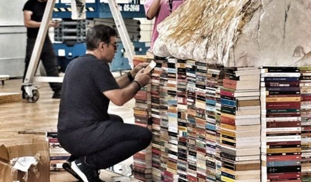 Kadir Amaç, Ahmet Güneştekin’i yazdı: Hayatın ve Sanatın Boşluklarından Görsel Ayınlar Yaratan!