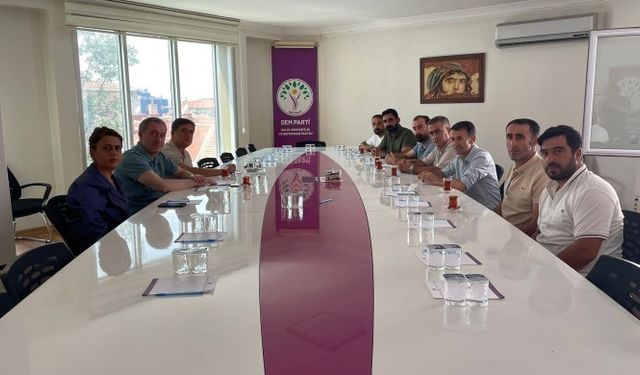 Kayyımın işten çıkardığı işçilerden DEM Parti'ye ziyaret