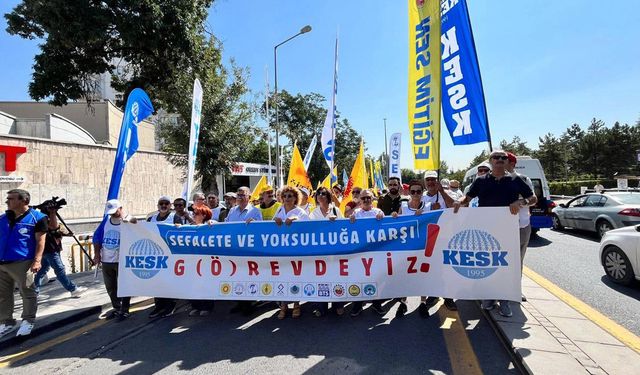 Kamu emekçileri ülke genelinde iş bıraktı