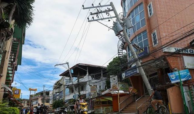 Filipinler'de 6,9 büyüklüğündeki depremde hayatını kaybedenlerin sayısı 61'e yükseldi