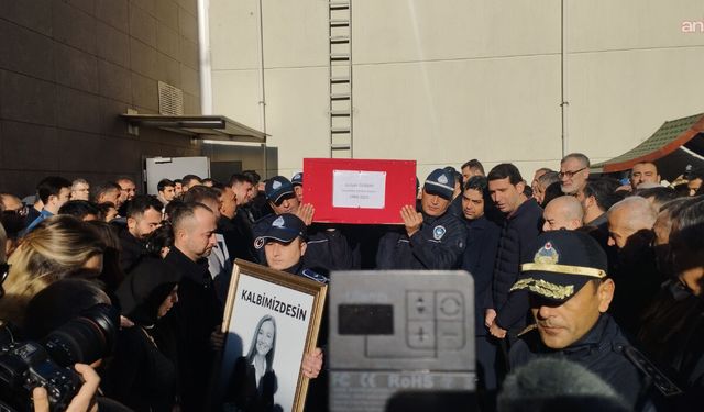 Gülşah Durbay için ilk tören belediye önünde düzenlendi
