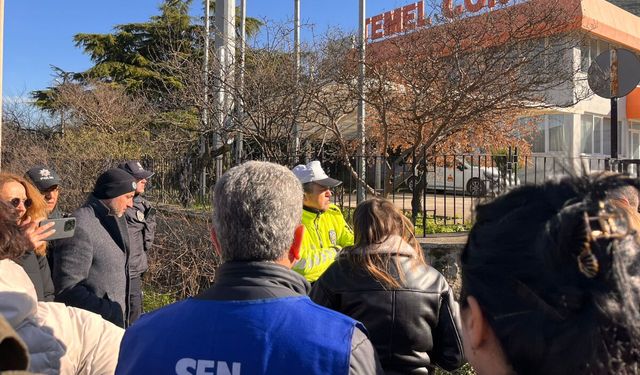 Temel Conta işçileri grev kırıcılığına karşı fabrika önünde direnişe geçti