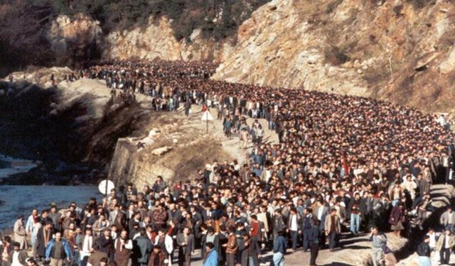 Zonguldak Büyük Madenci Yürüyüşü'nün 35. yılı: "Madenci feneri işçi sınıfının yolunu aydınlatıyor"