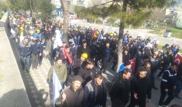 Soma’da işçiler hakları için yürüdü: İşten atmalara ve düşük ücretlere tepki