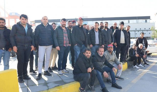 Mersin limanında işten çıkarılan 185 işçi 36 gündür hakları için eylemde