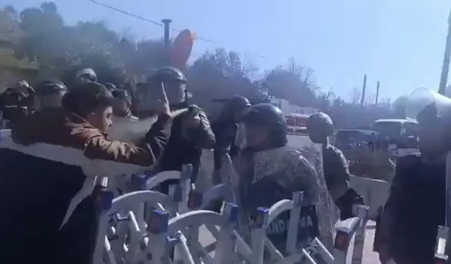 Polyak’ta direnişe jandarma müdahalesi