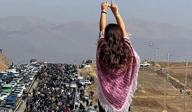 Akademisyen ve aktivist Şehrazad Mojab, İran’ın içinden geçtiği bu tarihsel süreçle ilgili mektup paylaştı