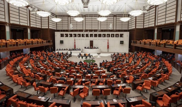 TBMM’de bu hafta kritik gündem: Aidat artışlarına denetim geliyor