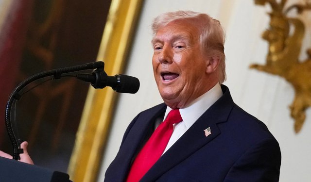 Trump’tan İran’a tehdit: “Dünya bu gece tarihî bir an yaşayacak”