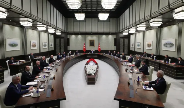 Kabine bugün toplanıyor: Gözler 'çerçeve yasa' ve ekonomi gündeminde