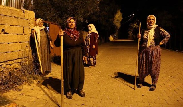 Van'da uyuşturucuya karşı mahalle nöbeti: Kadınlar da gece devriyesine katıldı