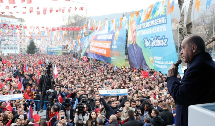 Babacan: Erdoğan mitinglerden memnun değil