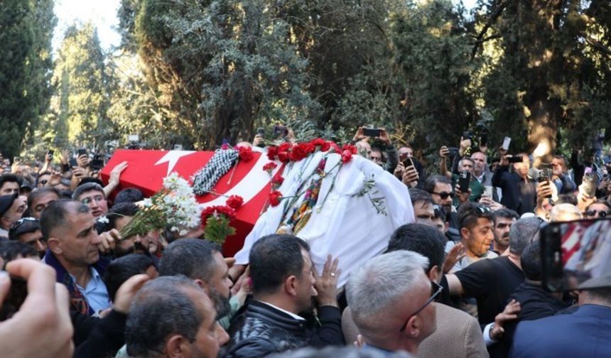 Sırrı Süreyya Önder toprağa verildi