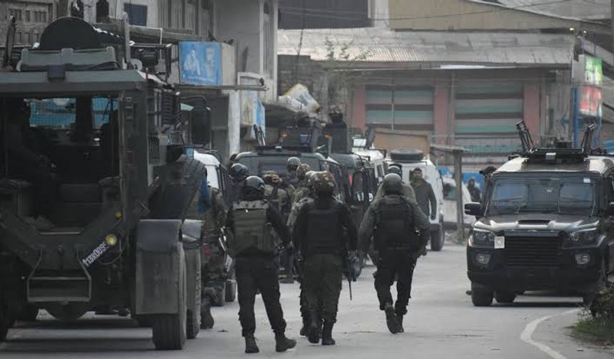 Hindistan'ın füze saldırılarında ölü sayısı 26'ya yükseldi