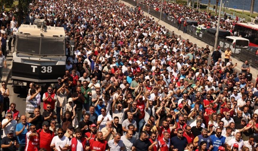 DEM Parti: İzmir'de grev hakkını kullanan işçilerin yanındayız