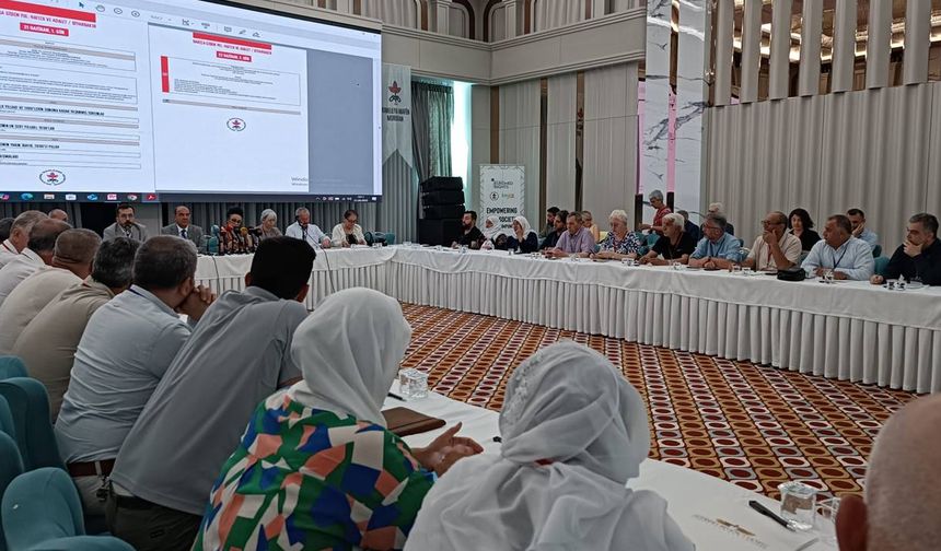 Asker aileleri ile PKK’de hayatını kaybedenlerin aileleri Diyarbakır’da buluştu