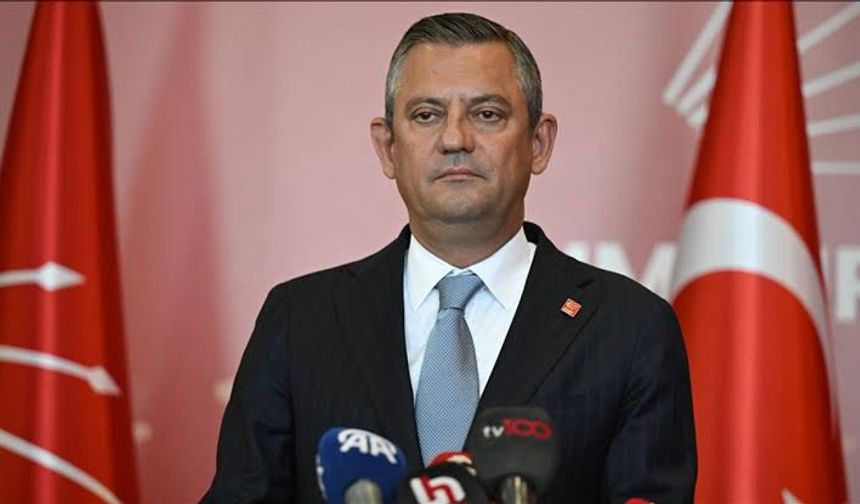 AKP'ye "Hediyen geliyor, bekle" demişti: Özgür Özel konuşuyor