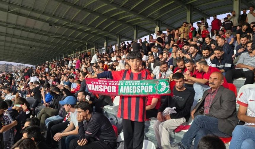 Vanspor-Amedspor maçına kardeşlik damga vurdu