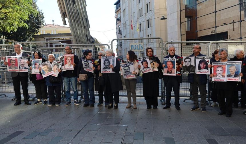 Cumartesi Anneleri’nin 1077’nci hafta eylemi: Nazım Gülmez için adalet istendi