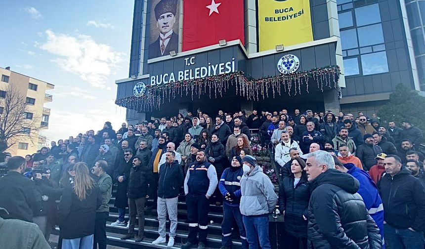 Ücretlerini alamayan Buca Belediyesi işçileri iş bıraktı