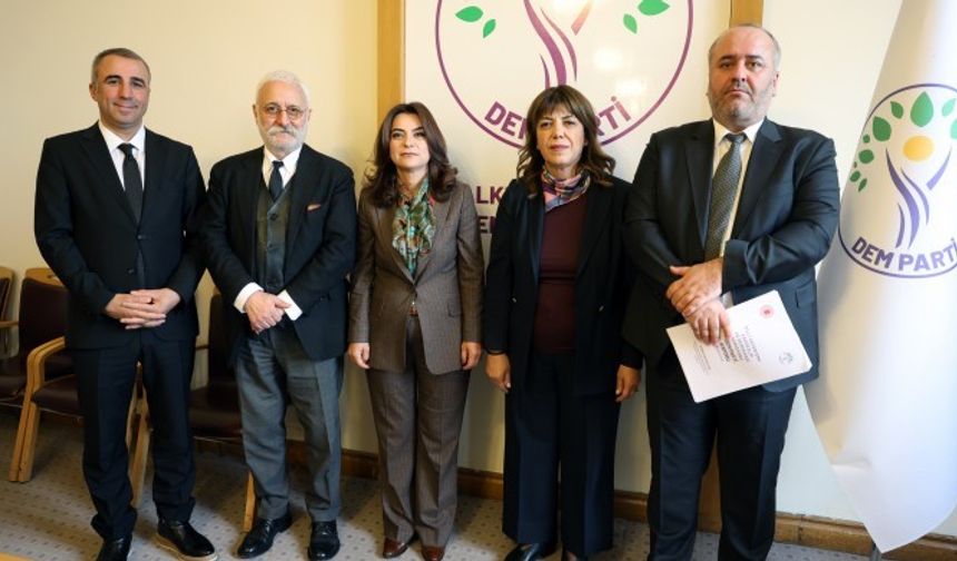 DEM Parti, CHP ve EMEP ‘çözüm’ raporlarını Meclis’e verdi
