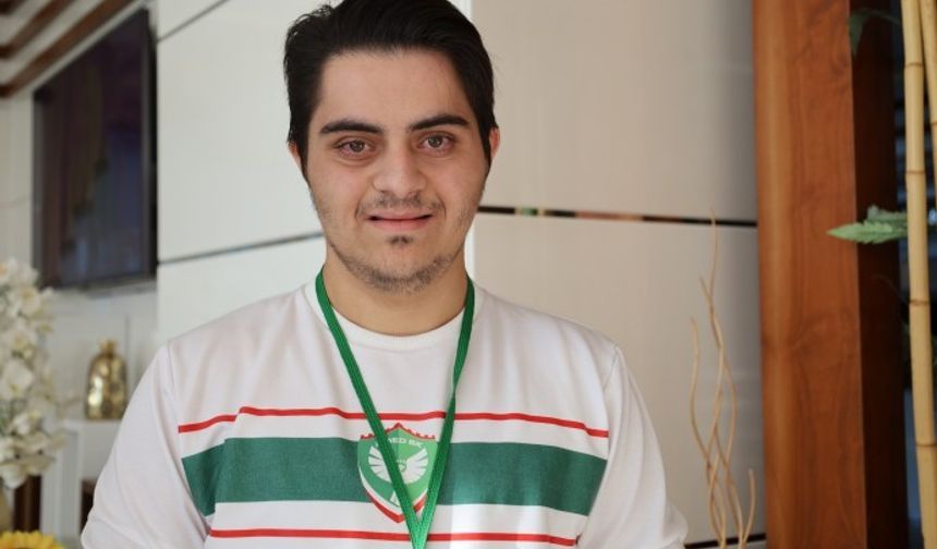 Down sendromlu Zınar’ın hayali Amedspor’da çalışmak