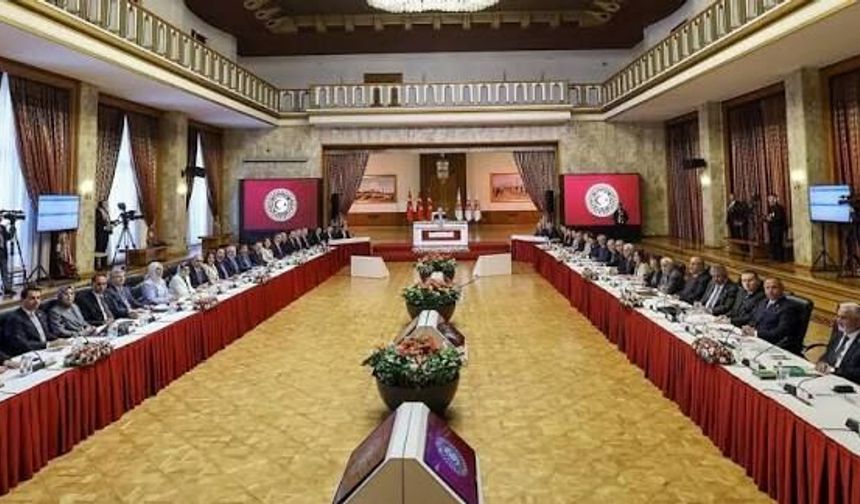 AKP kurmaylarından komisyon raporu değerlendirmesi