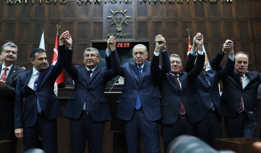 İddia: AKP, Meclis’te 400 vekil için transfer sürecini başlattı