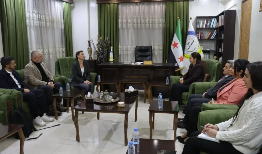 Fransız parlamenterlerden Kuzeydoğu Suriye’ye ziyaret