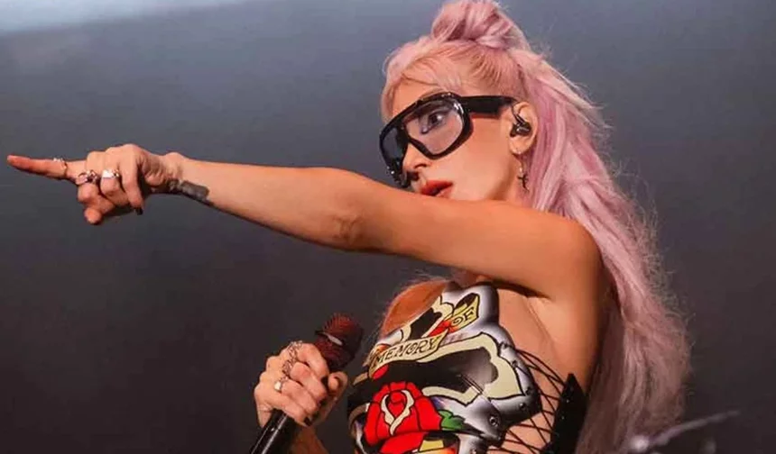 Hande Yener hakkında “Zıplamayan Tayyipçi” soruşturması