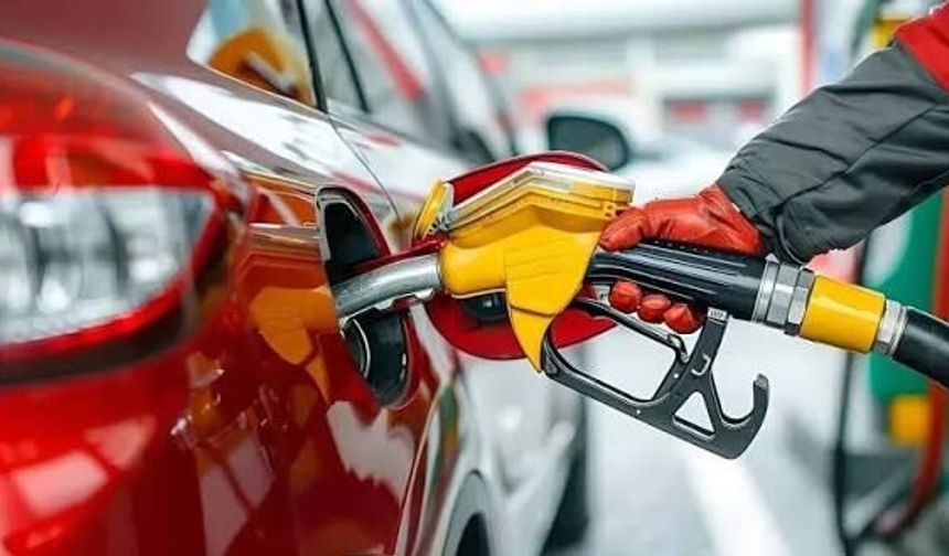 Petrol krizi pompaya yansıdı: Benzine bir zam daha