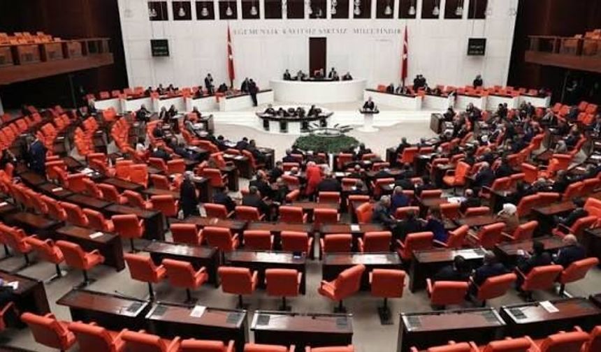 AKP’den torba yasa hamlesi: Borçlara düzenleme, öğrenci affında genişleme