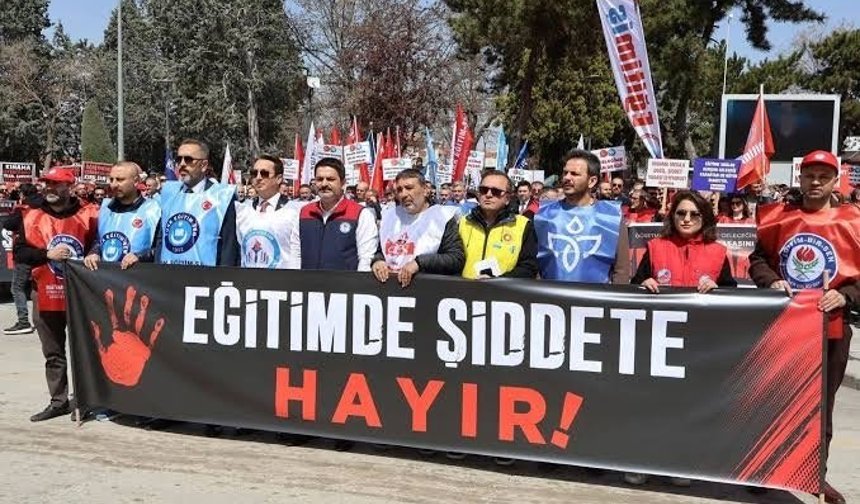 Öğretmenler Gazete Emek’e konuştu: Ülkenin geleceği hamaset ile değil bilimle kurtulacak