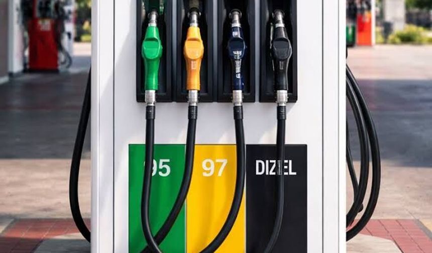 Zam fırtınası: Motorine büyük zam, benzine sınırlı artış