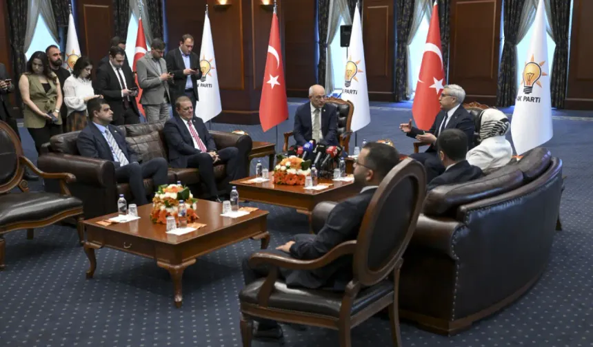 CHP heyetinden AKP’ye bayram ziyareti: “Aynı masaya oturabiliriz” mesajı