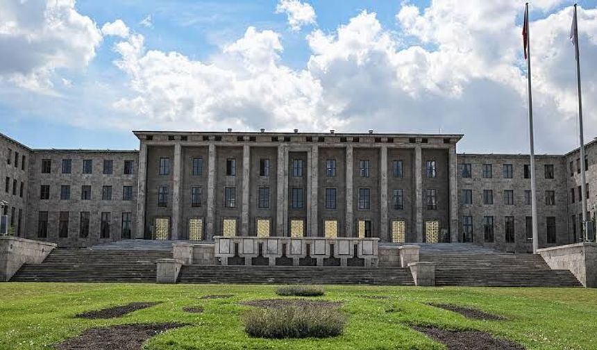 TBMM stajyerleri davasında dikkat çeken karar: Tüm tutuklu sanıklar serbest bırakıldı