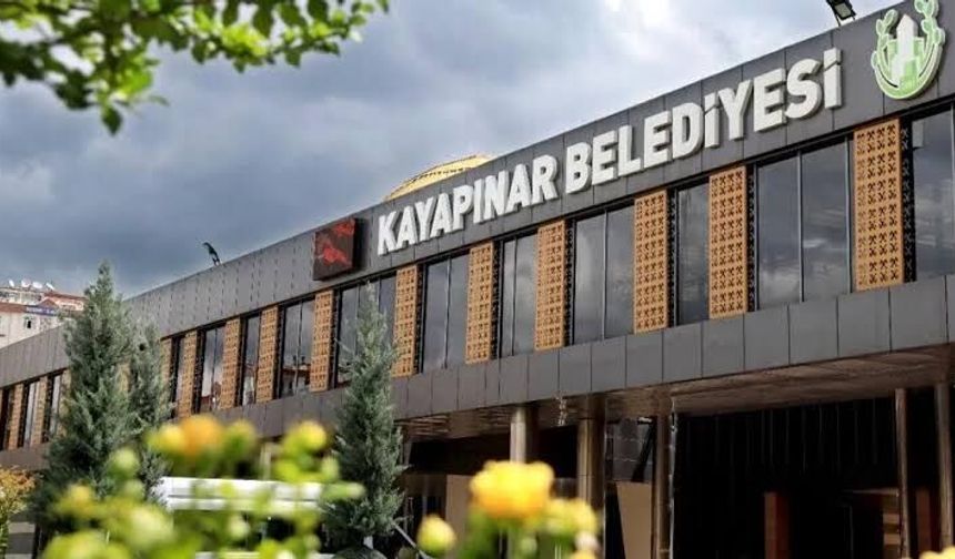 Kayapınar Belediyesi'nden Rahmi Koç'a tepki: Araç ihalesi iptal edildi