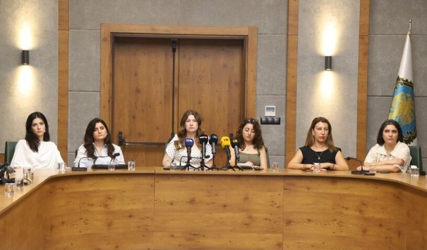 Diyarbakır'da nafaka hakkı ve kadın cinayetleri masaya yatırıldı