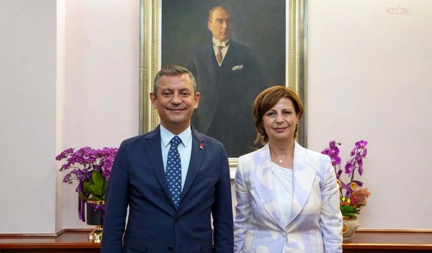 Ayşe Ünlüce CHP’den ayrıldı: YENİ Parti’ye katıldı