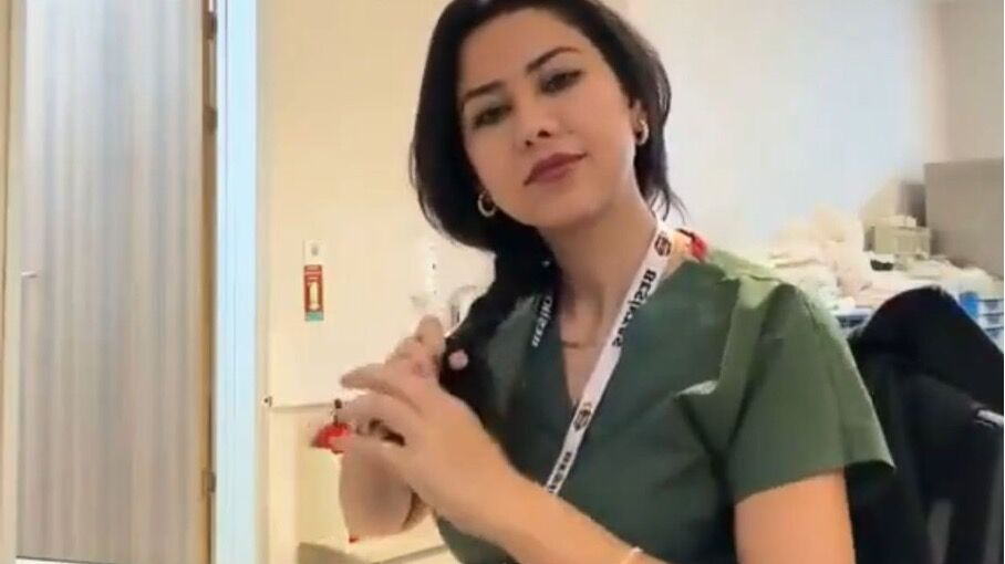 Saç ördüğü paylaşım nedeniyle yargılanan hemşire İkra Avcı beraat etti