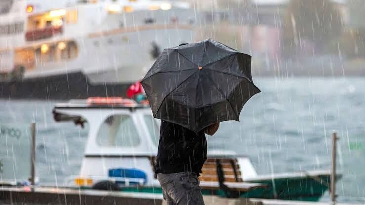 Sağanak yeniden geliyor: Çok sayıda il için peş peşe uyarı