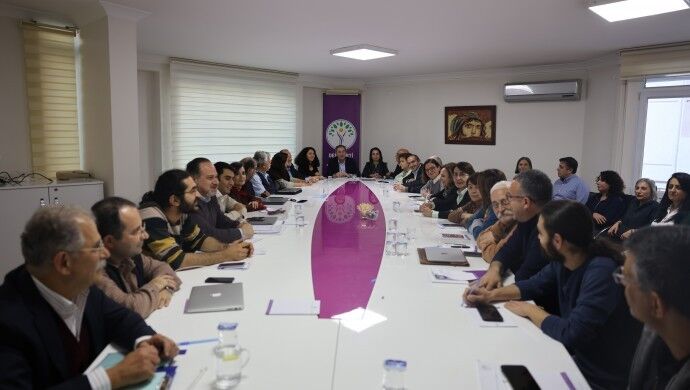 DEM Parti MYK'si 'Barış ve Demokratik Toplum Süreci' gündemiyle toplandı