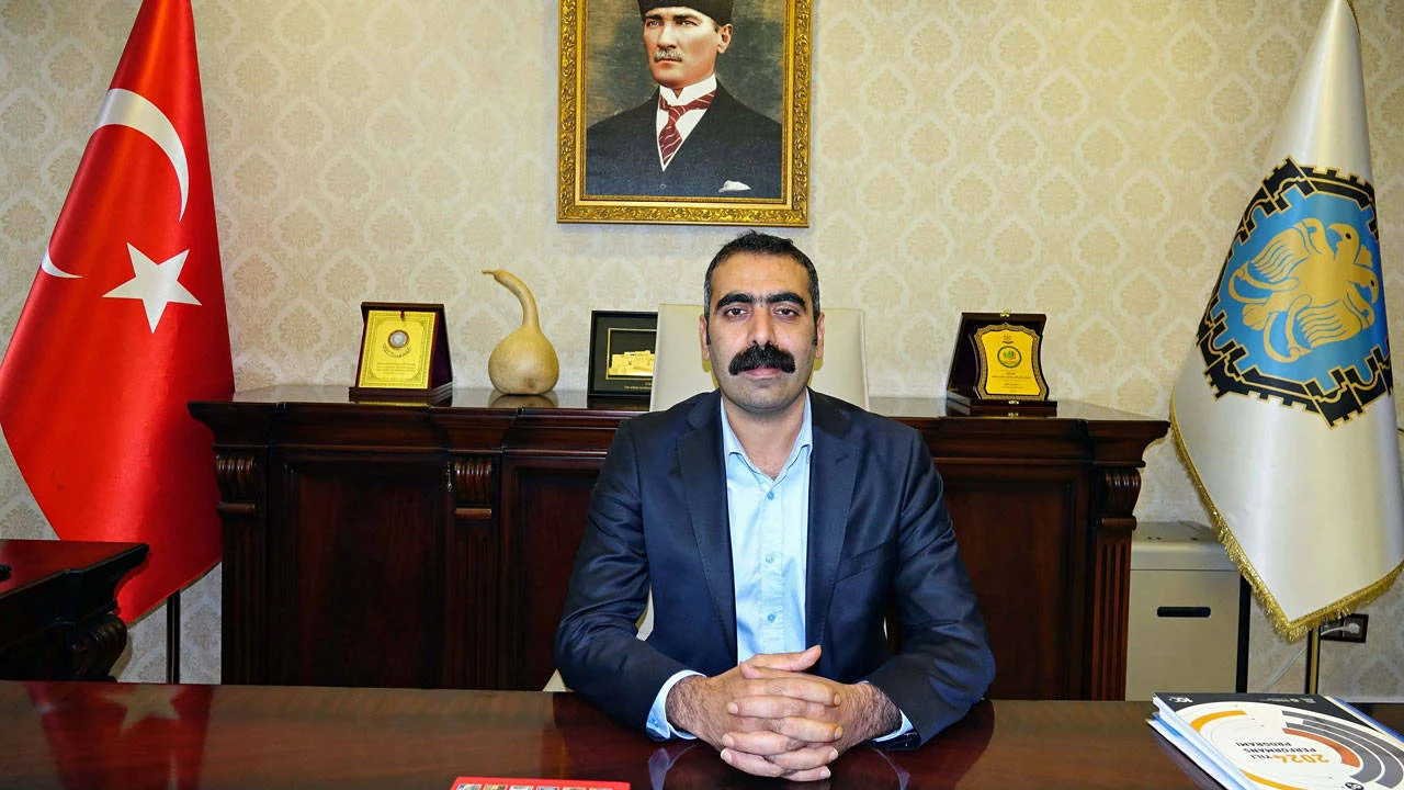 Diyarbakır Büyükşehir Belediye Eş Başkanı Doğan Hatun görevinden istifa etti